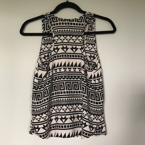 Aztec printed tank top. - Picture 2 of 2